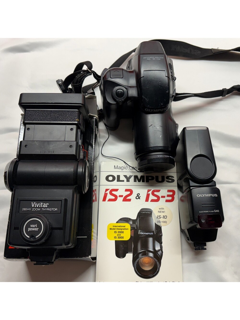 Olympus IS-3 DLX 35mm Film SLR Camera 35-180mm Powers On Untested Vivitar Flash
